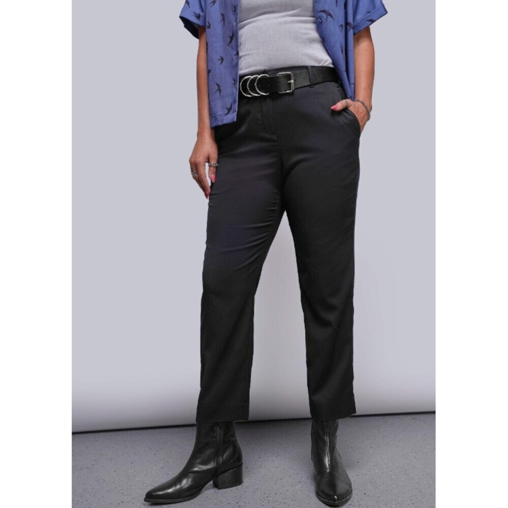 Wildfang The Empower Slim Crop Pant in Black Size 4